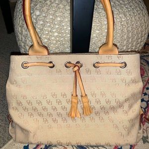 Dooney & Bourke